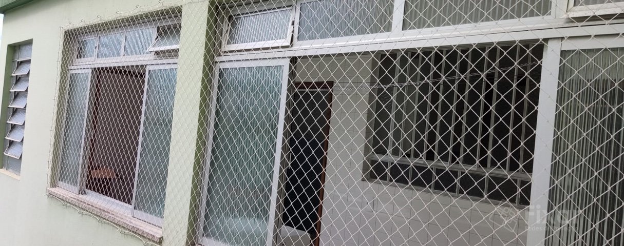 A instalação de redes de proteção causa sujeira ou danos no imóvel